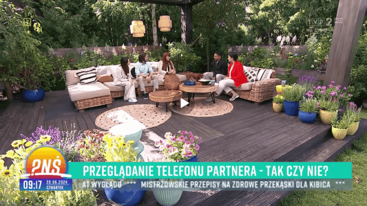 Mateusz Dąbrowski w PnŚ komentuje Parnter sprawdza telefon